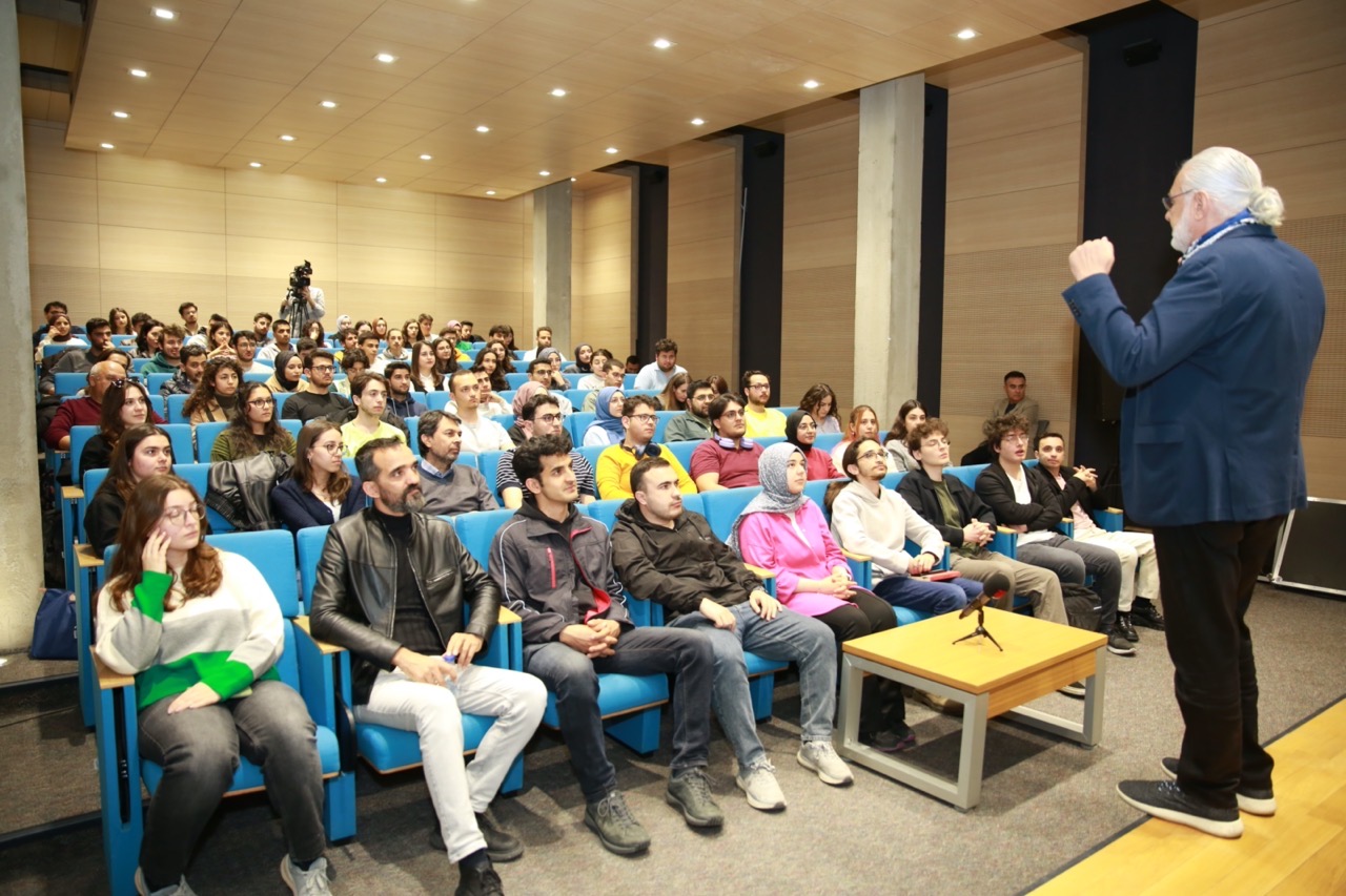 YetGen Kurucusu Prof. Erkut AGÜ’lü Öğrencilerle Buluştu