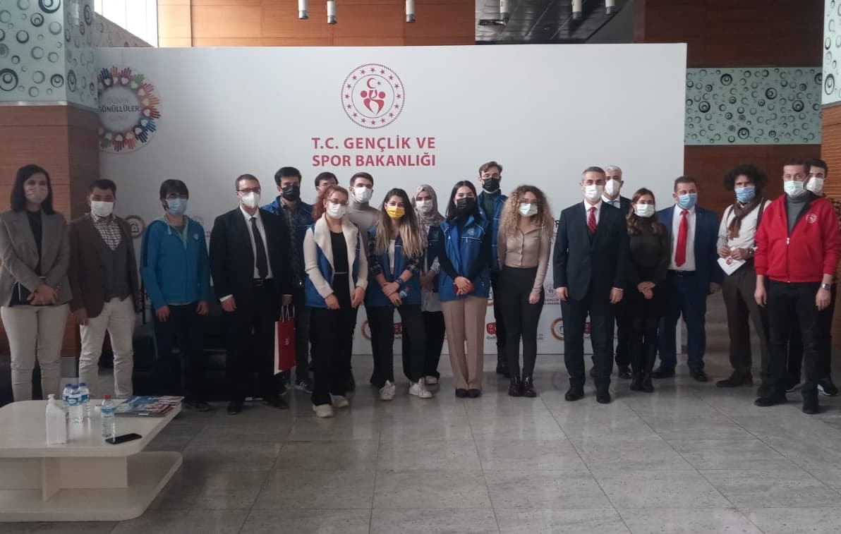 AGÜ, Gençlik Radyosu’na Konuk Oldu