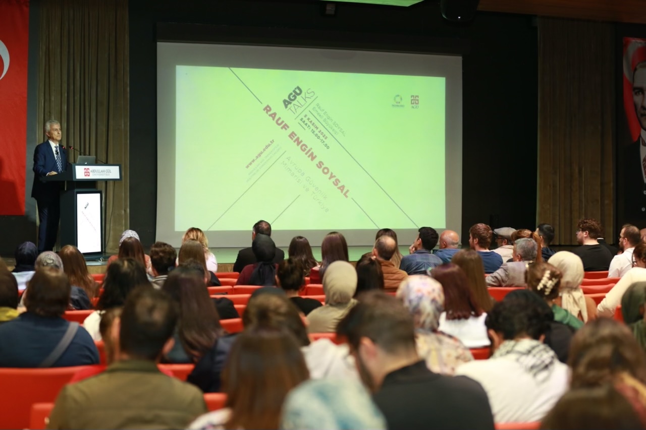 Emekli Büyükelçi Soysal AGÜ Talks’a Katıldı